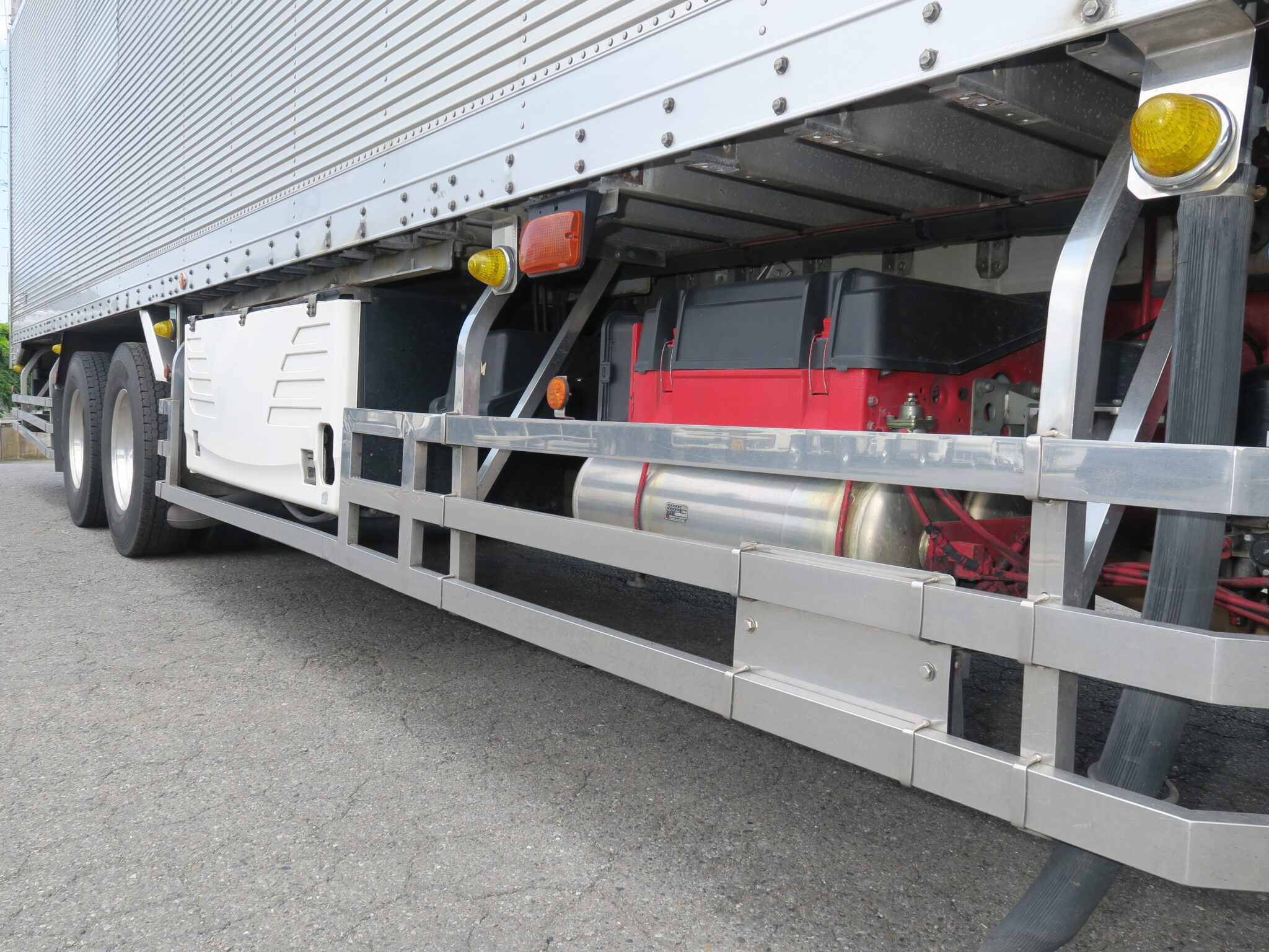 2t超ワイドロング冷凍車の箱3万円売り訳あり4.5メートル箱