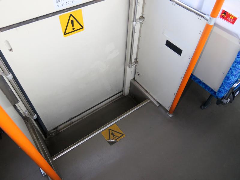 令和1年6月 三菱 大型 2PG-MP35FP バスの写真