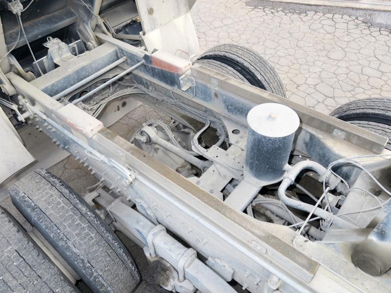 令和2年1月 日野 大型 2DG-FS1EGA ダンプの写真