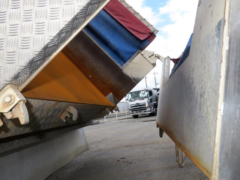 令和2年1月 日野 大型 2DG-FS1EGA ダンプの写真