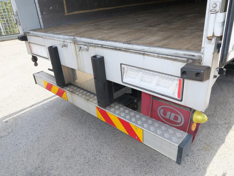 令和3年12月 UD 大型 2PG-CD5CA アルミウイングの写真