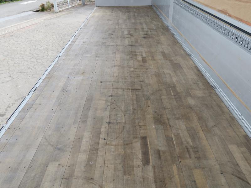 令和3年12月 UD 大型 2PG-CD5CA アルミウイングの写真