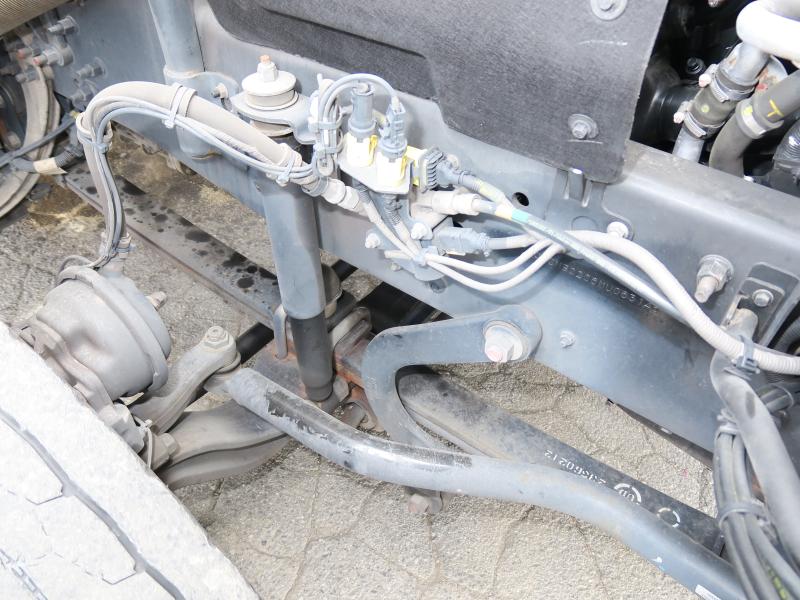 令和3年12月 UD 大型 2PG-CD5CA アルミウイングの写真