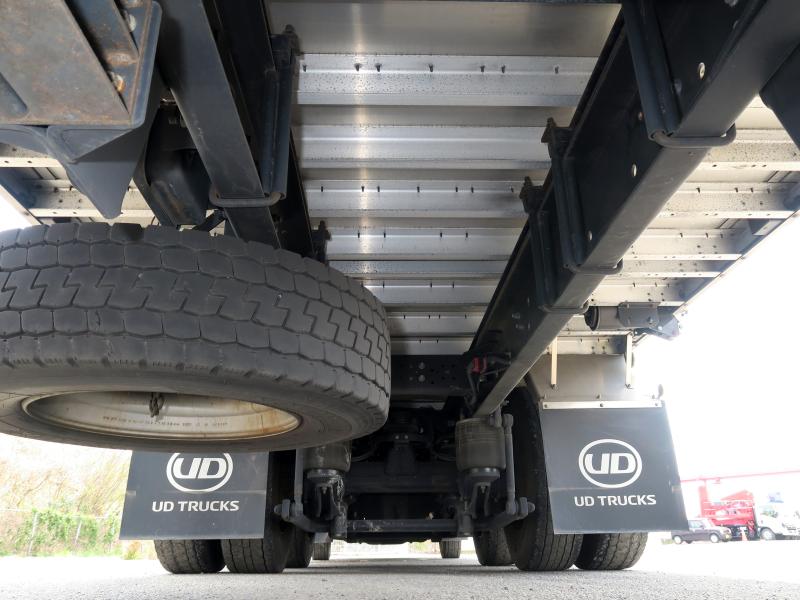 令和3年12月 UD 大型 2PG-CD5CA アルミウイングの写真