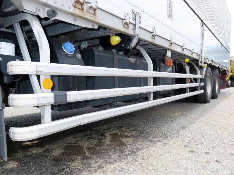 令和3年12月 UD 大型 2PG-CD5CA アルミウイングの写真