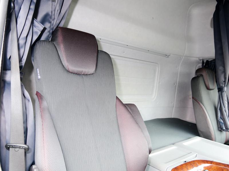 令和3年12月 UD 大型 2PG-CD5CA アルミウイングの写真