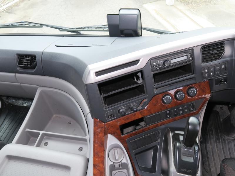 令和3年12月 UD 大型 2PG-CD5CA アルミウイングの写真