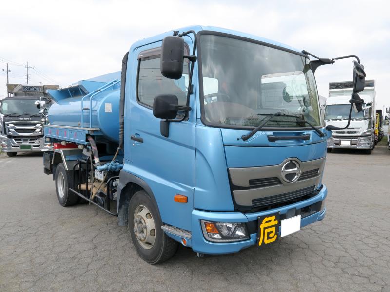 平成30年2月 日野 中型 2KG-FC2ABA タンクローリーの写真