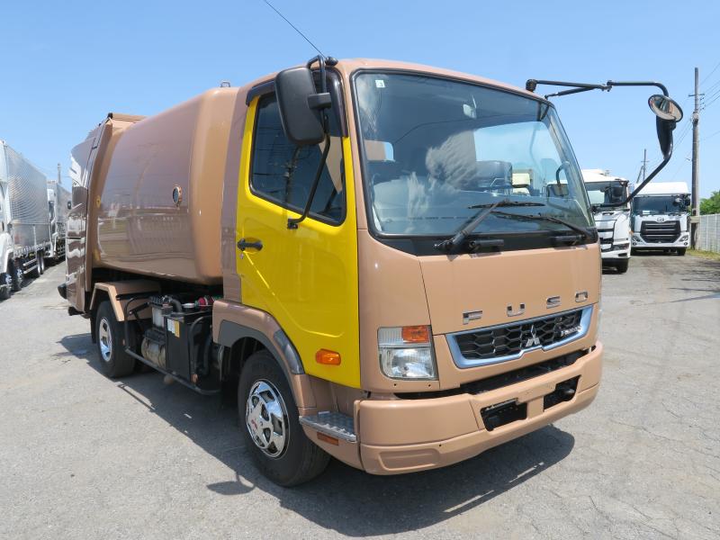 平成30年3月 三菱 中型 2KG-FK71F パッカー車の写真
