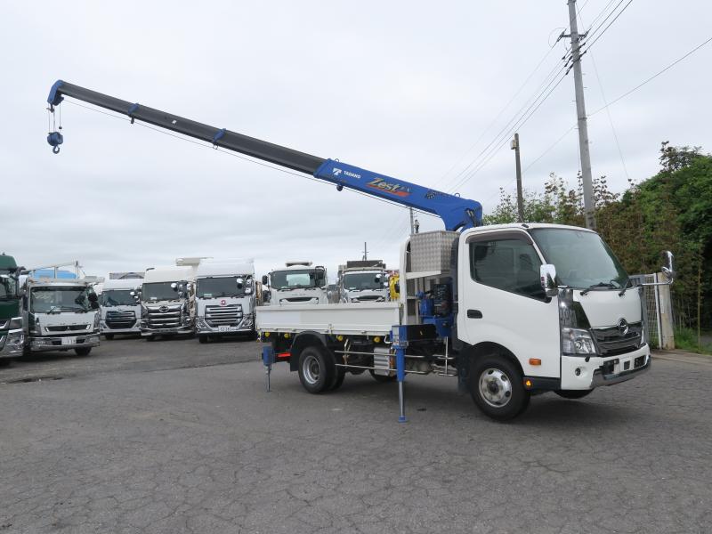 令和1年9月 日野 小型 2RG-XZU712M クレーンの写真