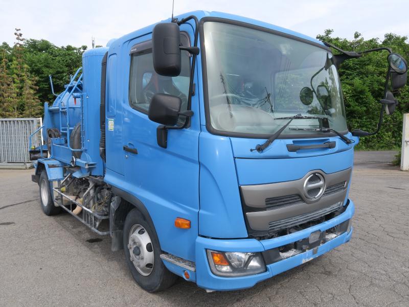 平成30年4月 日野 中型 2KG-FD2ABA 汚泥吸引車の写真
