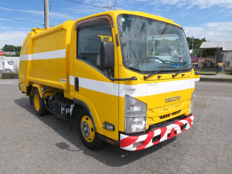 平成28年3月 いすゞ 小型 TPG-NMR85AN パッカー車の写真