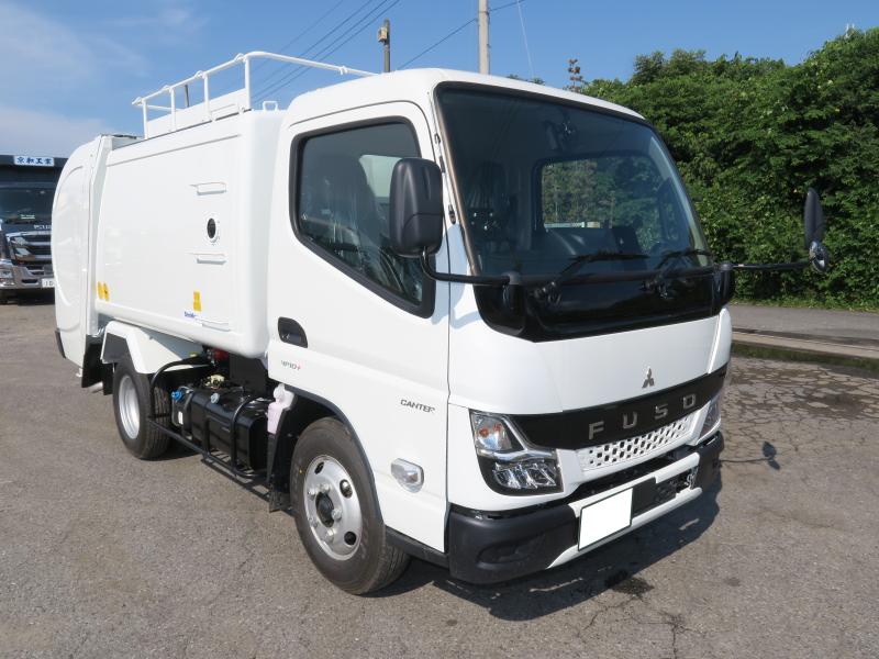 令和7年5月 三菱 小型 2RG-FEAV0 パッカー車の写真