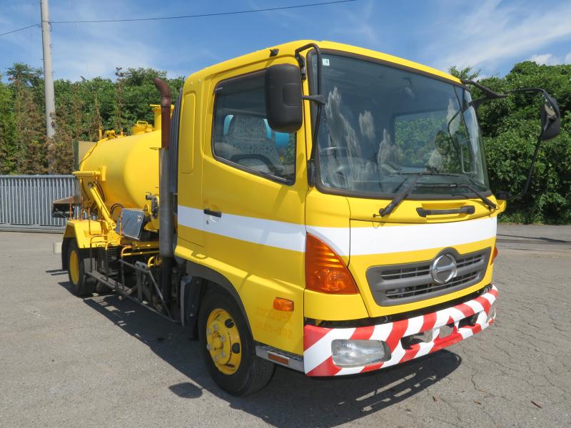 平成23年3月 日野 中型 BDG-FD7JGWA 汚泥吸引車の写真