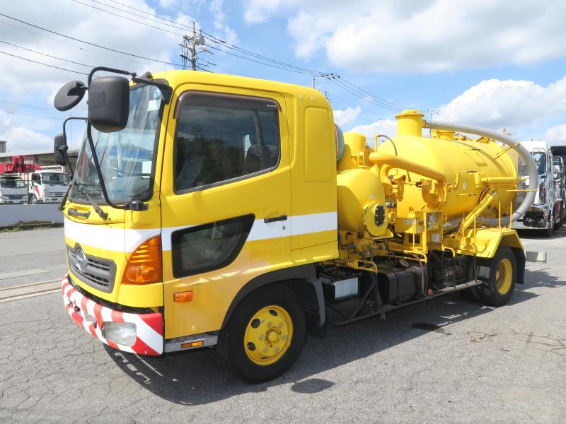 平成23年3月 日野 中型 BDG-FD7JGWA 汚泥吸引車の写真