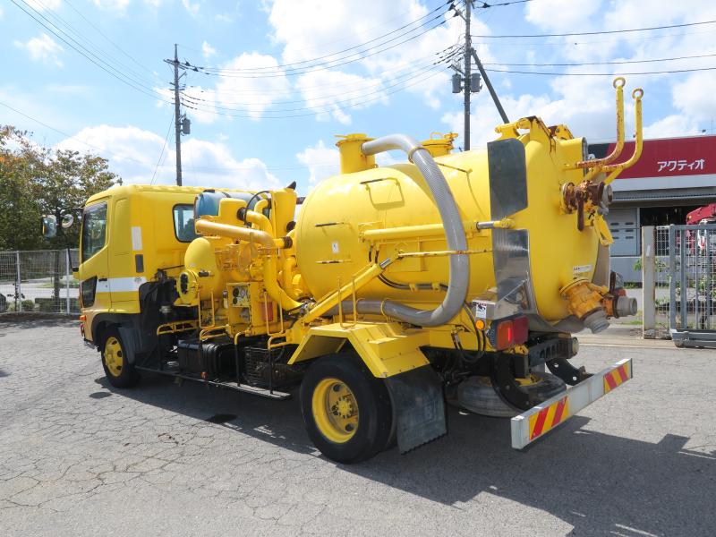 平成23年3月 日野 中型 BDG-FD7JGWA 汚泥吸引車の写真