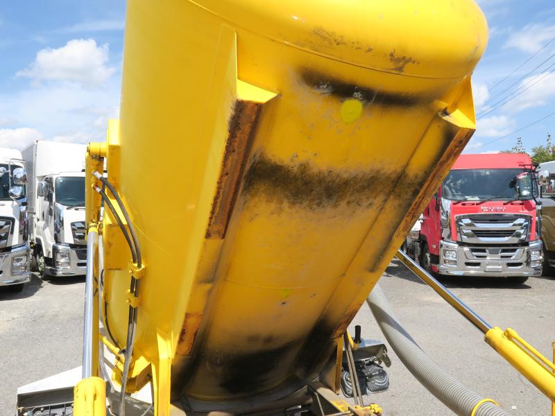 平成23年3月 日野 中型 BDG-FD7JGWA 汚泥吸引車の写真