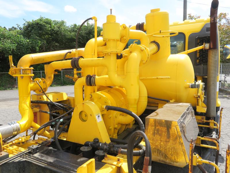 平成23年3月 日野 中型 BDG-FD7JGWA 汚泥吸引車の写真