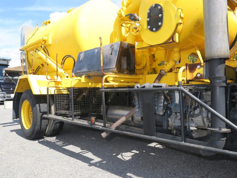 平成23年3月 日野 中型 BDG-FD7JGWA 汚泥吸引車の写真