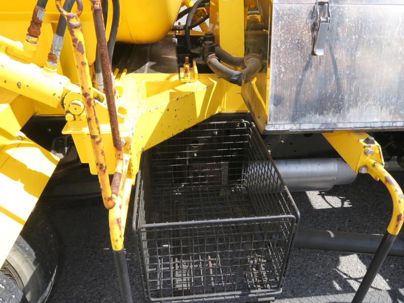 平成23年3月 日野 中型 BDG-FD7JGWA 汚泥吸引車の写真