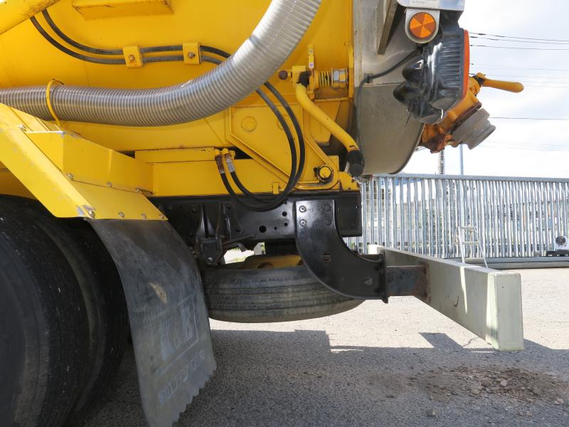 平成23年3月 日野 中型 BDG-FD7JGWA 汚泥吸引車の写真