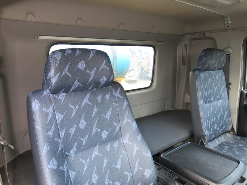 平成23年3月 日野 中型 BDG-FD7JGWA 汚泥吸引車の写真