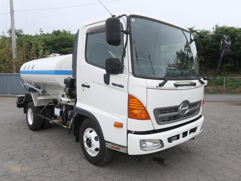 平成28年2月 日野 中型 TKG-FC9JCAP 散水車の写真