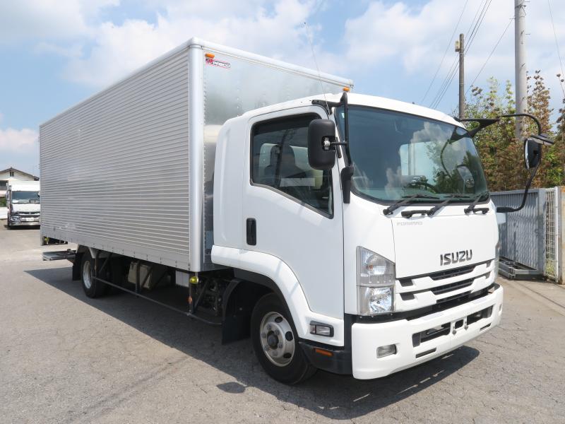 平成29年8月 いすゞ 中型 TKG-FRR90S2 アルミバンの写真