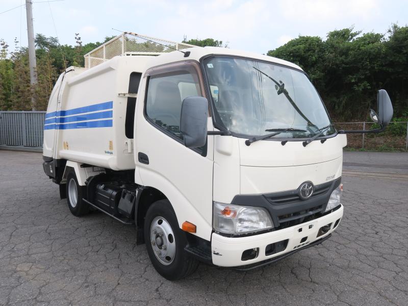 平成28年6月 トヨタ 小型 TKG-XZU600A パッカー車の写真