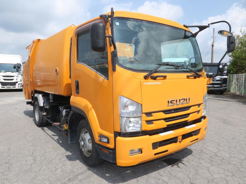 平成28年5月 いすゞ 中型 TKG-FRR90S1 パッカー車の写真