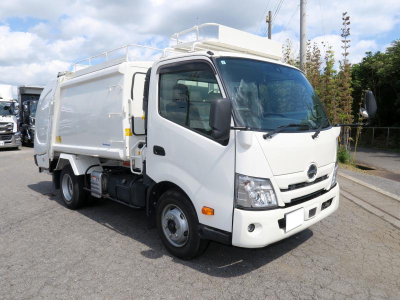 令和2年4月 日野 小型 2KG-XZU700M パッカー車の写真