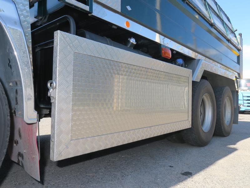 令和2年8月 いすゞ 大型 2PG-CXZ77CT ダンプの写真