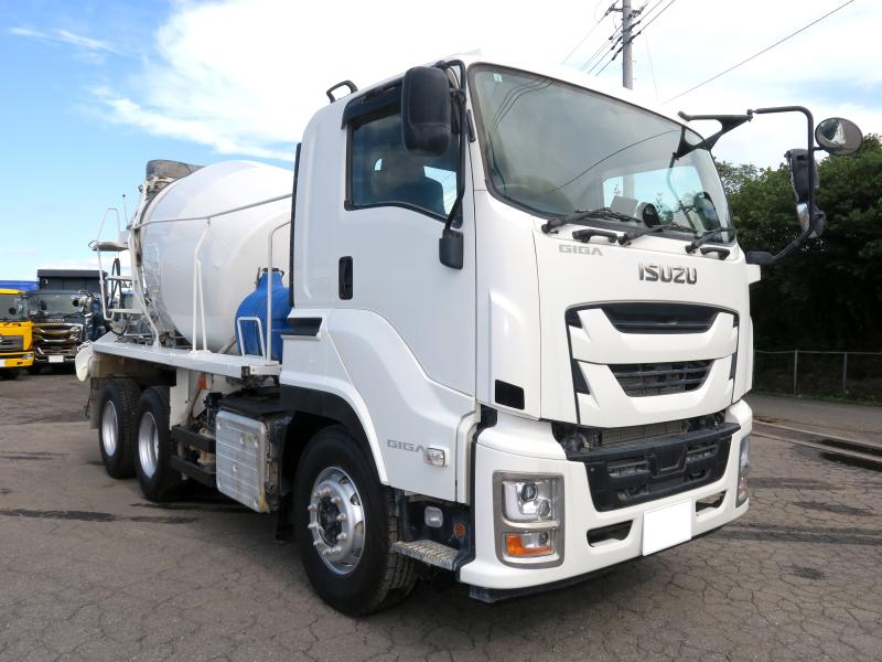 令和5年3月 いすゞ 大型 2KG-CXZ77CT ミキサーの写真