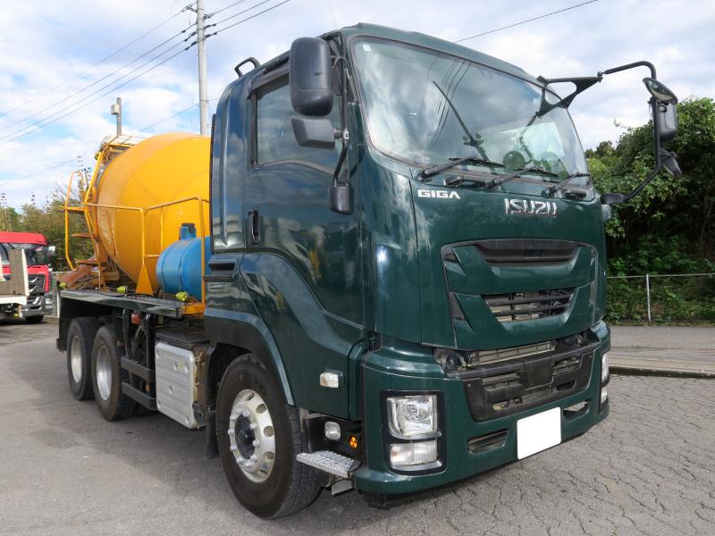 令和1年10月 いすゞ 大型 2KG-CXZ60CT ミキサーの写真