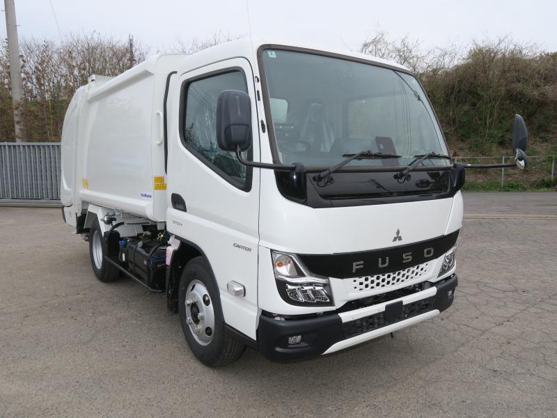 令和7年3月 三菱 小型 2RG-FEAV0 パッカー車の写真