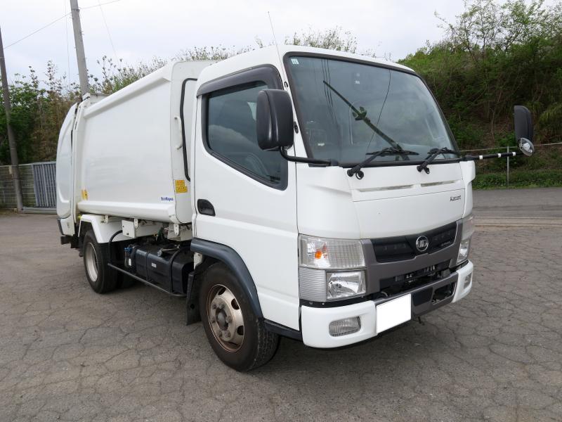 令和2年11月 UD 小型 2PG-FEA8Y パッカー車の写真