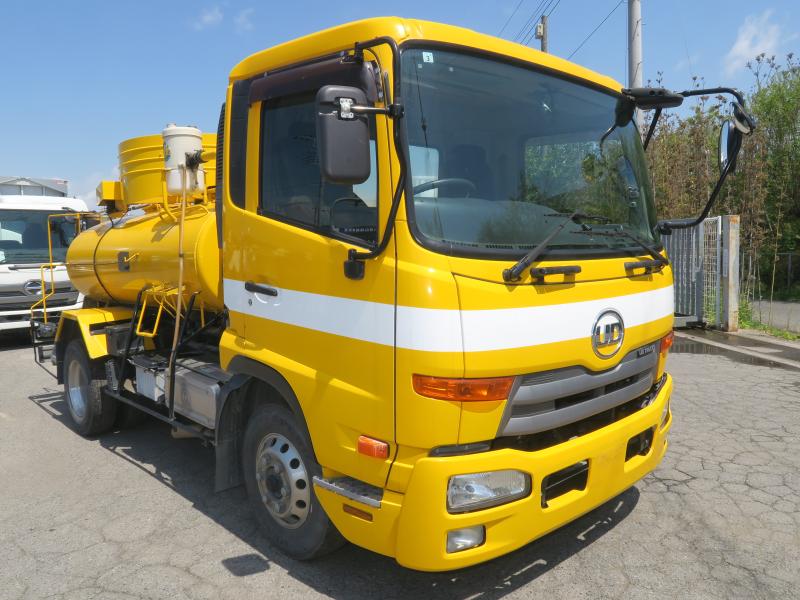 平成24年3月 UD 中型 SKG-MK38L バキュームカーの写真