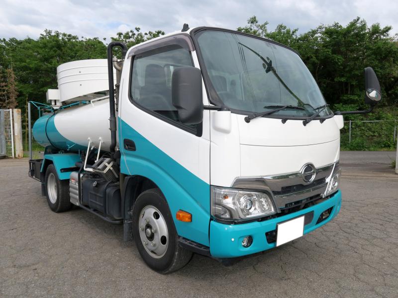 令和3年4月 日野 小型 2RG-XZU605M バキュームカーの写真