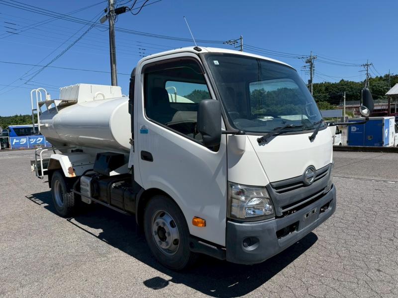 平成30年10月 日野 小型 2KG-XZU700M 散水車の写真