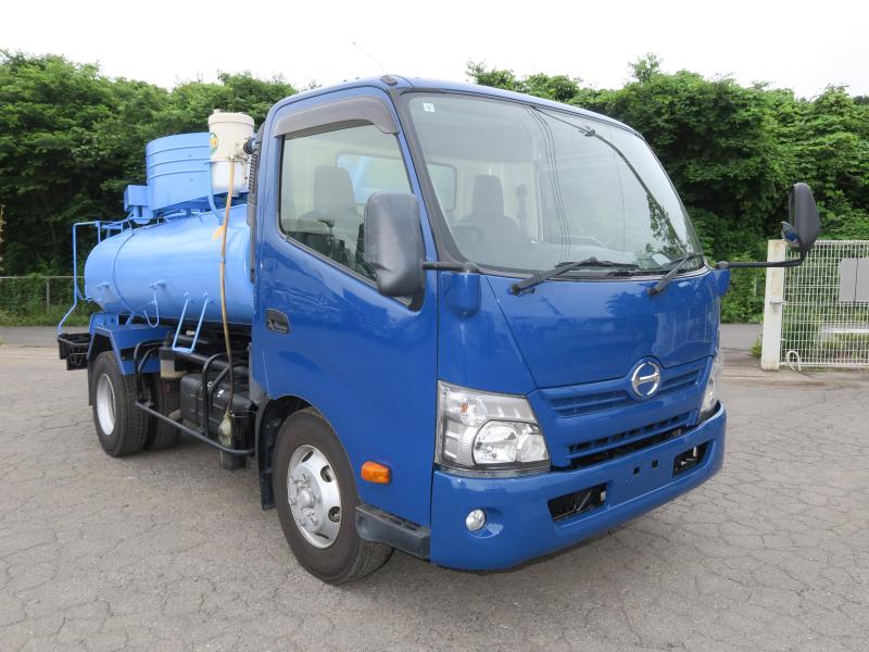 平成27年9月 日野 小型 TKG-XZU700M バキュームカーの写真