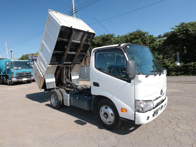 令和6年6月 日野 小型 2KG-XZU600T 深ダンプの写真